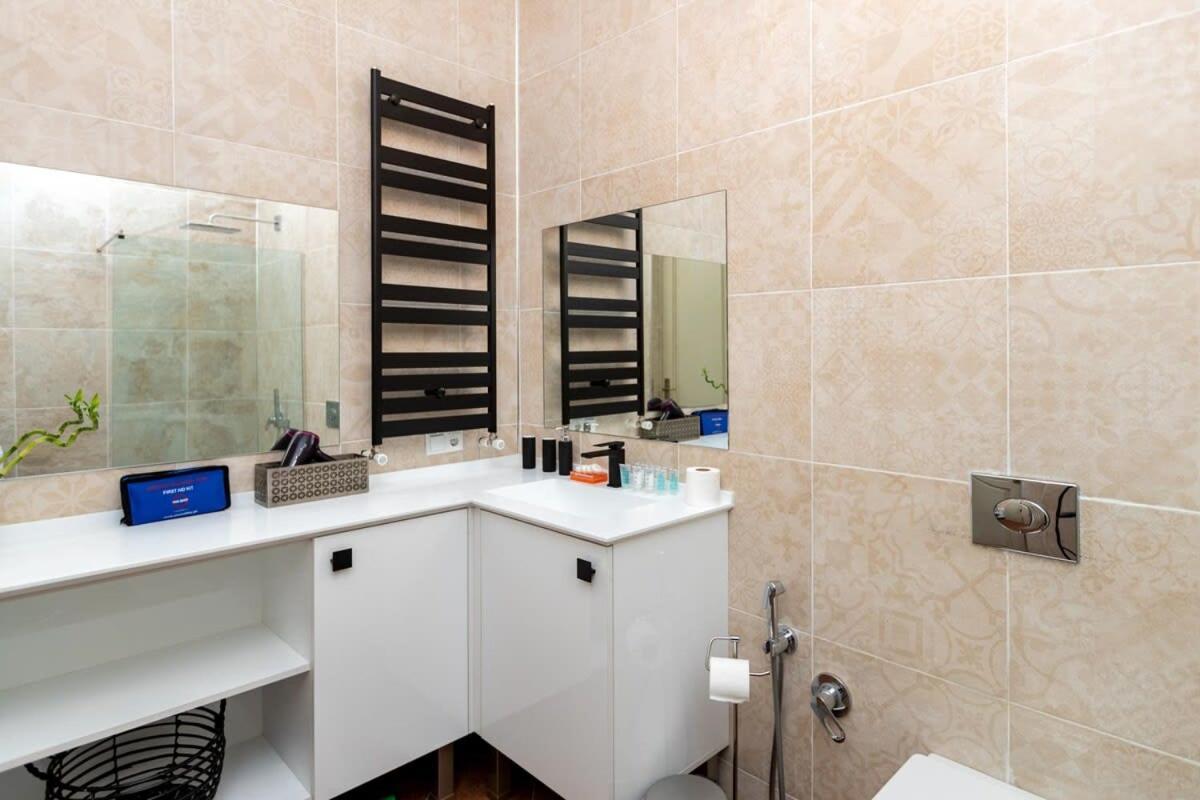 Stylish 2Br Apt In The Heart Of Old 第比利斯 外观 照片