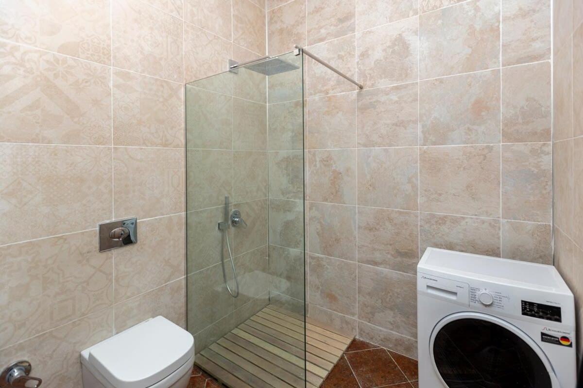 Stylish 2Br Apt In The Heart Of Old 第比利斯 外观 照片